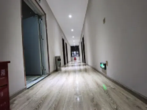 徳欽崗堅ホテル 梅里雪山国家公園景区-日照金山周辺のホテル