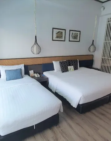 ห้องพักสำหรับสามท่านพร้อมวิวสระว่ายน้ำ