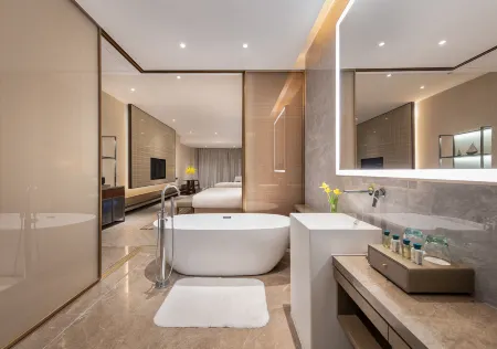 Howard Johnson Dongqian Lake Plaza Ningbo -Spring Joy Wing Отели рядом с достопримечательностью «Erlingshan Hot Spring»