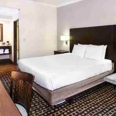 Travelodge by Wyndham Commerce Los Angeles Area Rooms