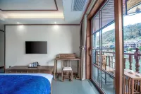 Xiqiao Night Language River View Homestay (Phoenix Ancient City Lijiang Branch) Hotels in Fenghuang