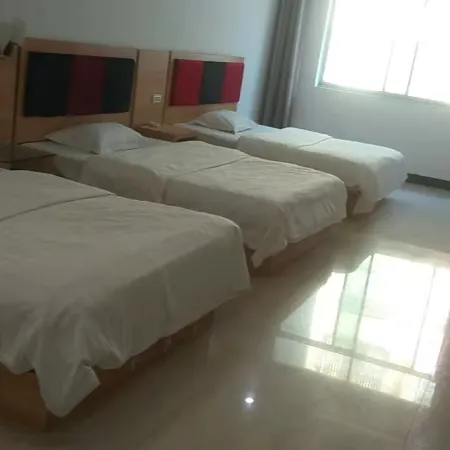 Donglan Yikexin Business Hotel