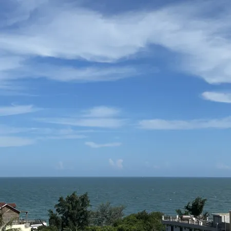 Weizhou Island Lanting Seaview Garden Inn (Dishui Danping Beach Branch)