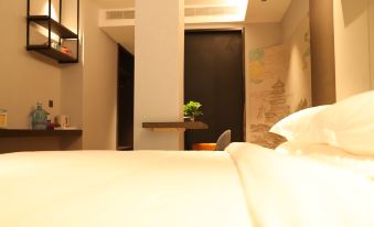 Wisdom Hotel Werner (Yubai Pangu Avenue)