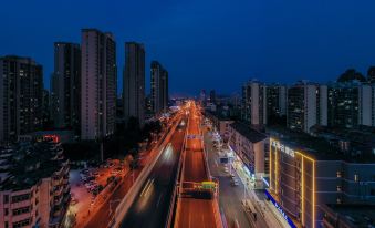 Elong R.YUN Hotel (Hefei Baohe Wanda Plaza Yuxi Road)