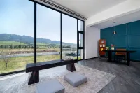 那拉提嶺上雲精品民宿