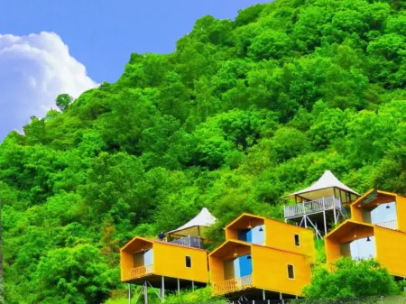 Cloudy SKY Resort Hotel