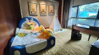River & Holiday Grand Rezen Hotel Yunyang - parking