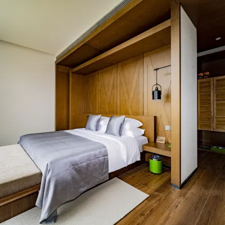Zixi Guanhe Wonderland Hotel