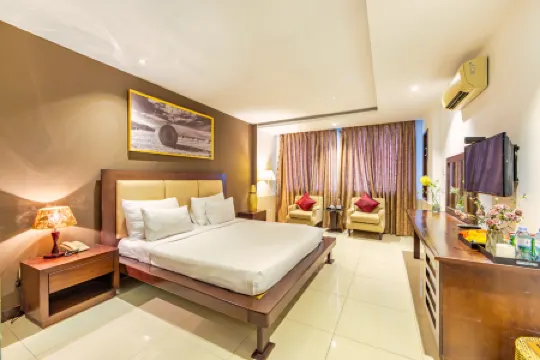 The Noble Swan Central Dong du Hotel