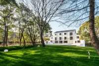 覓應·米樂親子度假露營花園酒店(上海國際旅遊度假區店) 鄰近綠葉的酒店