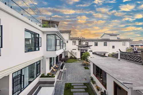 大理久居村舍·設計師民宿（洱海環海西路店）