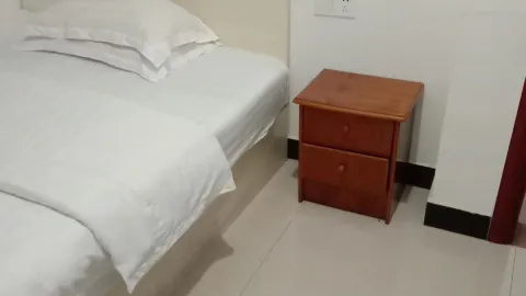 Ebian Xinrong Hotel in 어볜