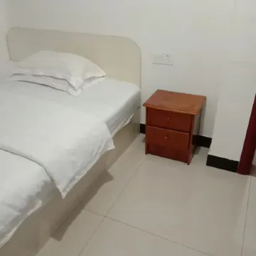 Ebian Xinrong Hotel