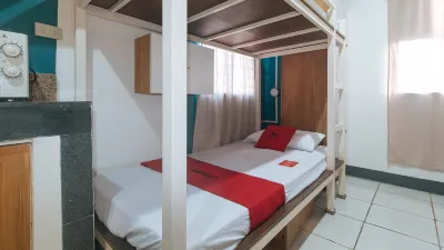RedDoorz @ Pvc Pension Haus Hotels in Тагум