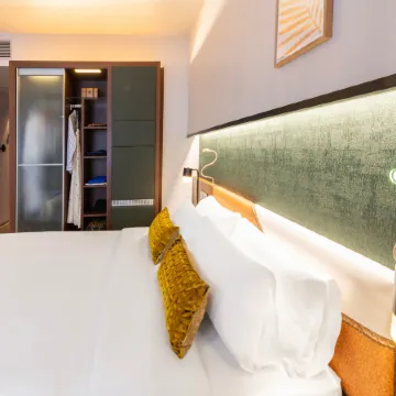 Crowne Plaza Madrid - Centre Retiro Отели рядом с достопримечательностью «Хрустальный дворец»