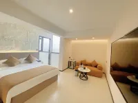 Cloud Cinema · Skyline View | City View Retreat - رومانسي