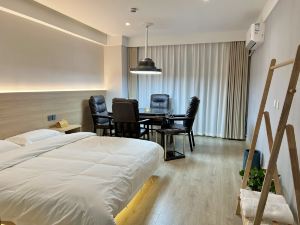 Yuncheng Jijing E-sports Homestay (Nanfeng Square)