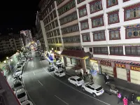Fanxi Light Luxury Homestay (Kangding Love Song Square)