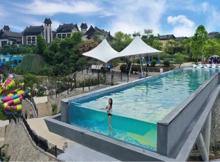 Qingyuan Fogang Jiangnanhui · Full Suite Six Hot Spring Pools · Pool Villa Отели рядом с достопримечательностью «Tangtang Ancient Dwellings»