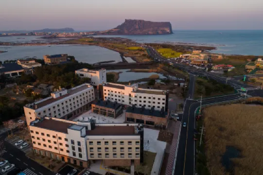 Playce Camp Jeju Hoteles cerca de Seongsan Ilchulbong