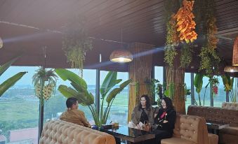 Kawasaki Noi Bai Airport Hotel