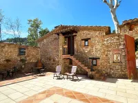 Masia Can Viver - Olive Oil Tourism B&B فنادق في La Garriga