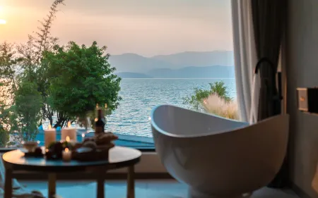 Dali Huayutang Seaview Resort Hotel