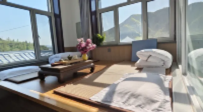 Weilu Yehua Hot Spring Guild Hall