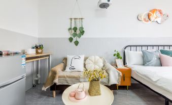 Fuhua Boutique Apartment (Haizhu Square Dade Road)