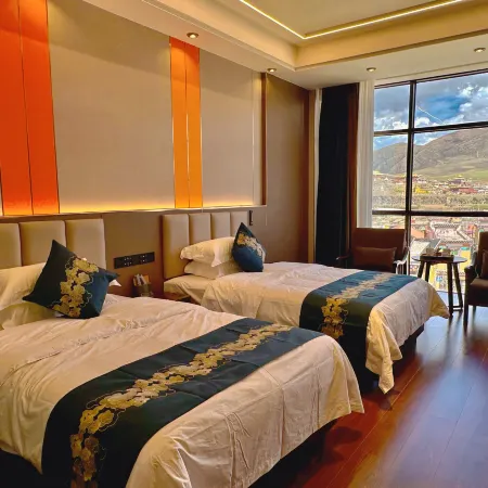 Lingcang Hotel
