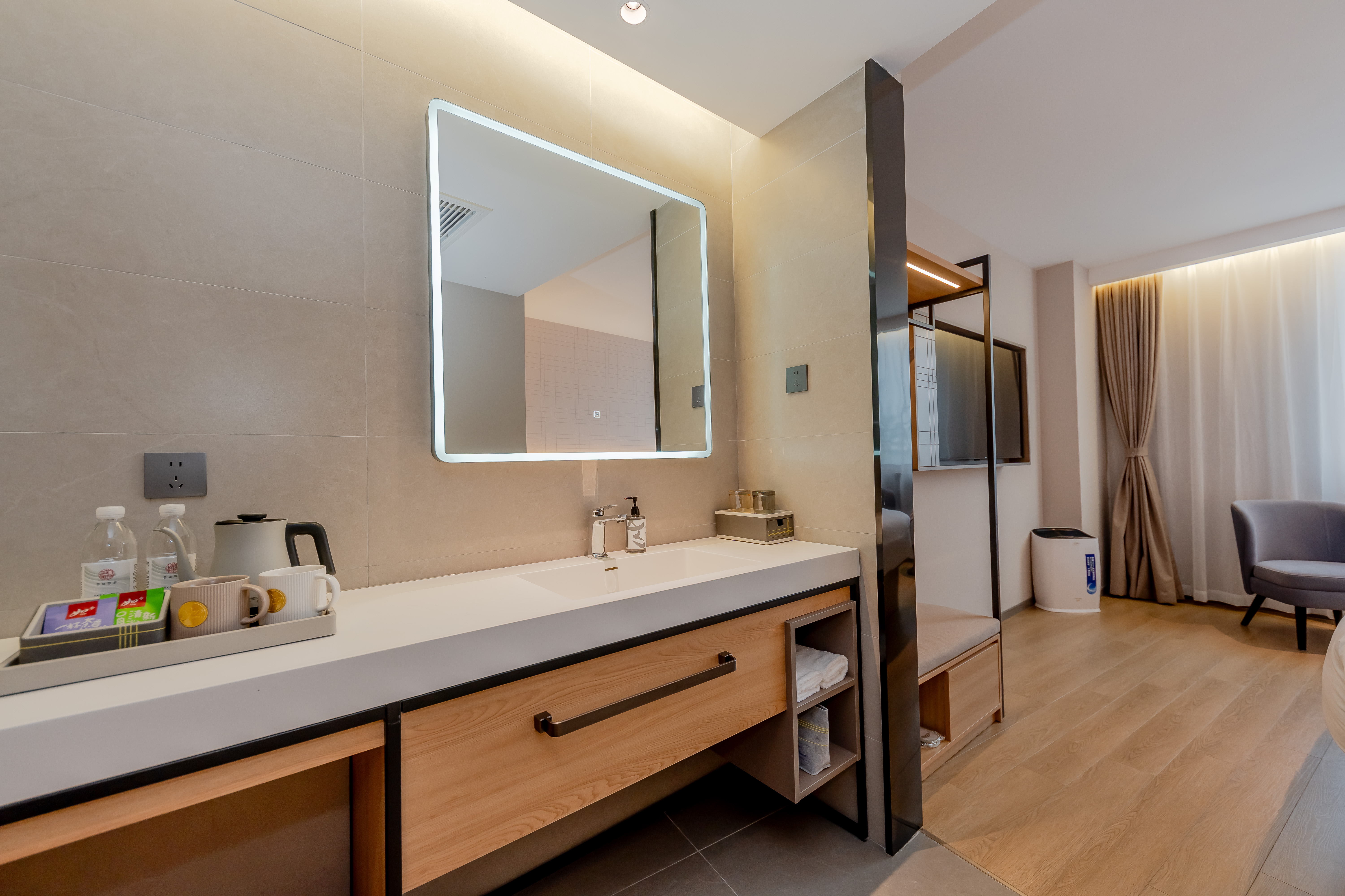 HomeinnsPlus Hotel (Shanghai Dishui Lake Port) Kamar Photos