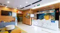 Chonpines Hotel (Tianshui Lantian City Square)