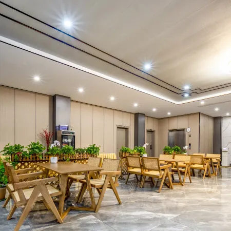 Dujiangyan Anyin Chuntang Hotel (High speed railway station in Qingcheng Mountain Scenic Area)
