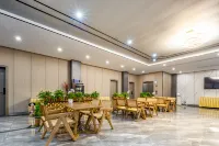 Dujiangyan Anyin Chuntang Hotel (High speed railway station in Qingcheng Mountain Scenic Area)