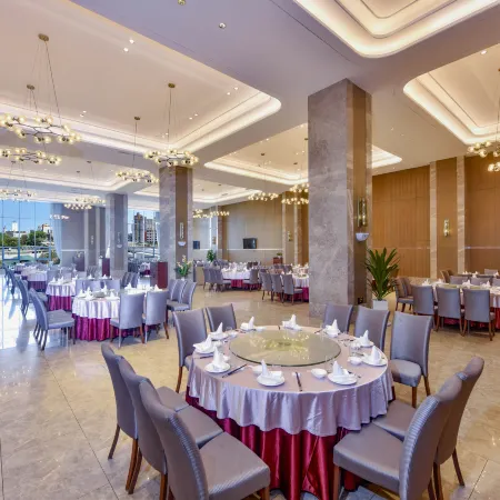 Ramada Plaza by Wyndham Dongxing Citycenter