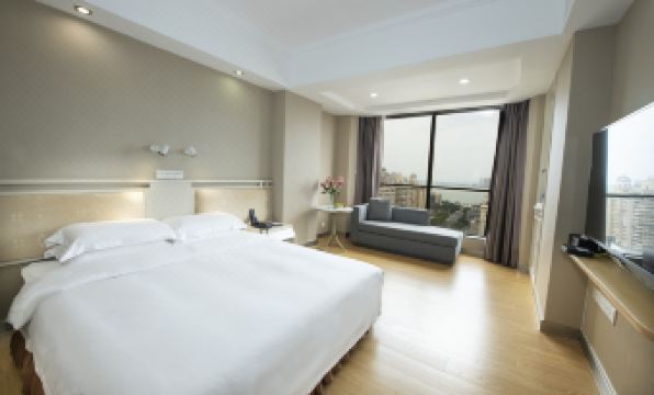 Zhuhai Guang Dong Hotel (Gongbei Port High Speed Railway Station)