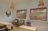 Amber Lombok Beach Resort - spa