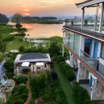 Puzhehei Lotus Emerald Ark Retreat