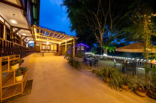 平樂古鎮涵樂居民宿（川西竹海店） 鄰近平樂古鎮的酒店