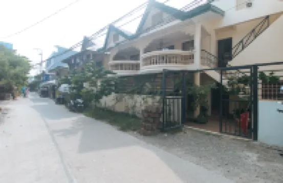 RedDoorz @ The Central Inn Boracay Island