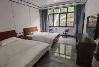 Qingchuan golden autumn Garden hostel - balcony