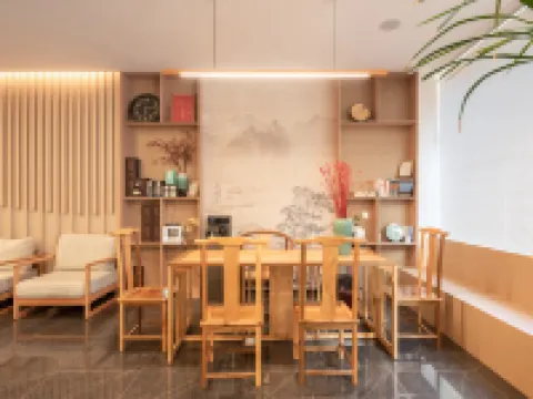 Yuntaishan Yimei Light Luxury Hotel (Shore Service area) Hotels in Xiuwu