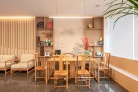 Yuntaishan Yimei Light Luxury Hotel (Shore Service area) Hotels in Xiuwu