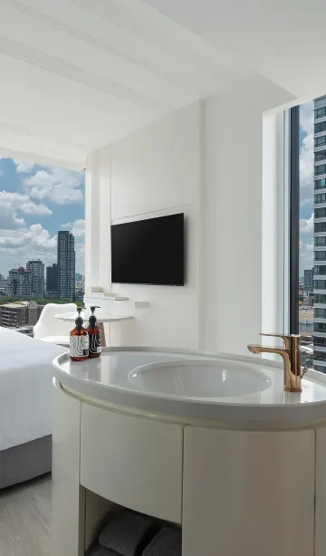 ดิ อินไซด์ คอนเนอร์