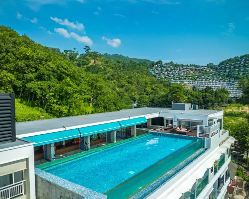 فندق كانا تريبل إل بوكيت Hotels near شاطئ كاليم (Kalim Beach)