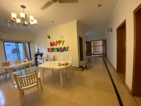 Costco Chinese Hotel Отели рядом с достопримечательностью «Shakarparian National Park»