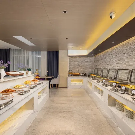 Lavande Hotel (Golmud Bayilu Underground Commercial Street Kunlun Park)