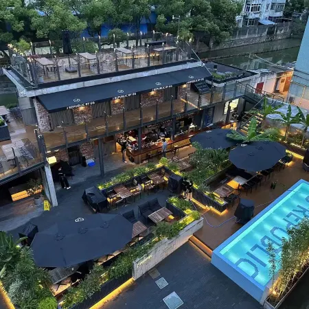 Cloud Seasons Hotel (Jiaxing Nanhu University & Babaiban Branch) Отели рядом с достопримечательностью «Центр выставки Xu Chu»