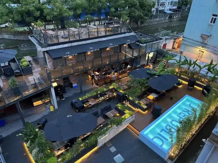 Yunshang Siji Hotel (Jiaxing Nanhu Babai Ban Branch) Отели в г. Цзясин